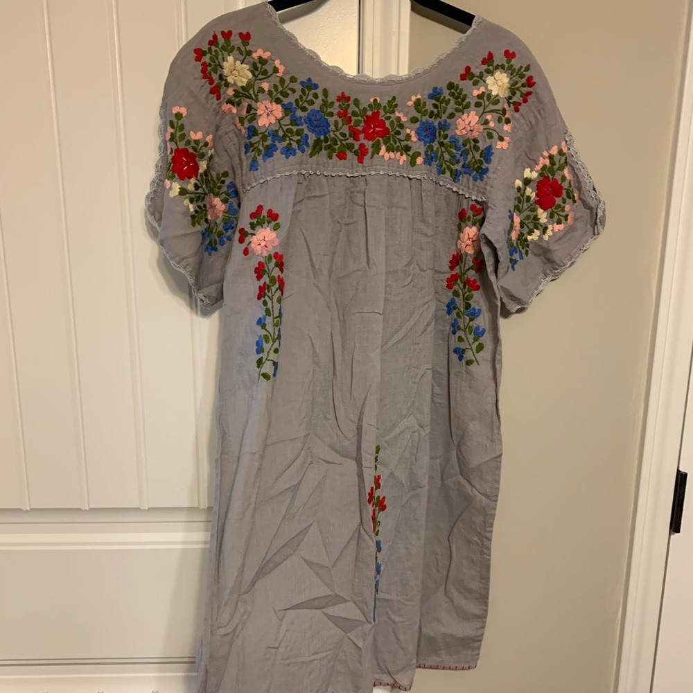 SIREN La Primavera grey embroidered dress